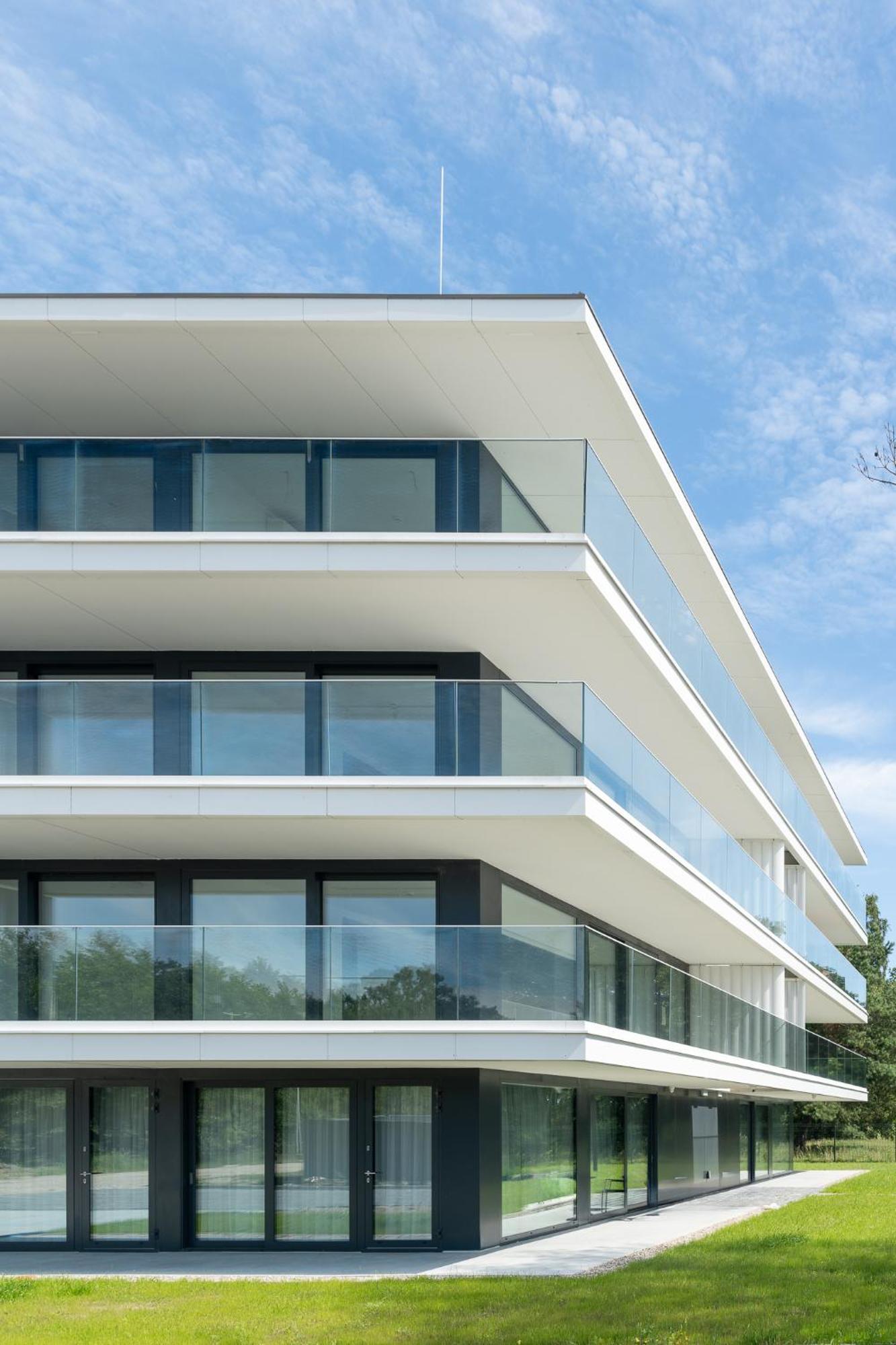 Sea & Lake - City Apartments Mielno  Buitenkant foto